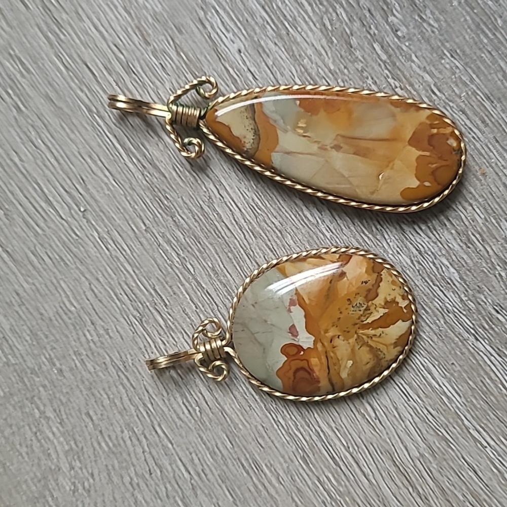 Vintage Necklace Charm Enamel Shabby Cameo Porcelain Brown Gold Victoria Antique